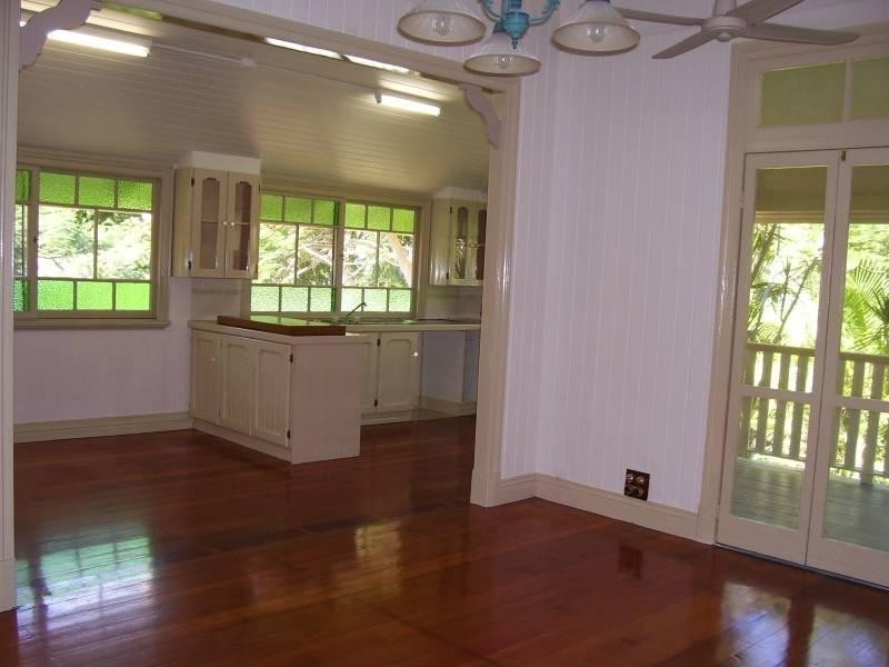 10 Alkira Street, Macleay Island QLD 4184