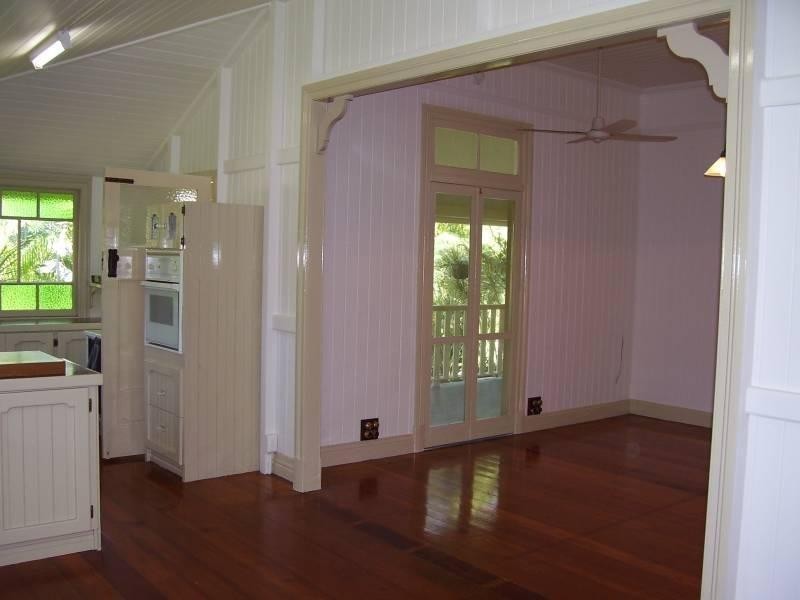 10 Alkira Street, Macleay Island QLD 4184