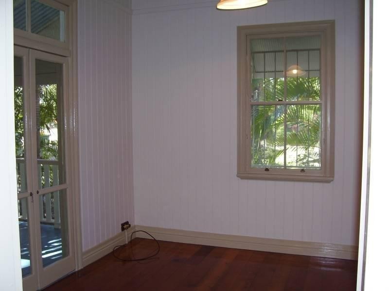 10 Alkira Street, Macleay Island QLD 4184