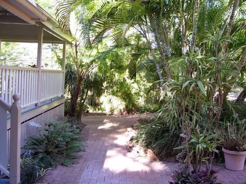 10 Alkira Street, Macleay Island QLD 4184
