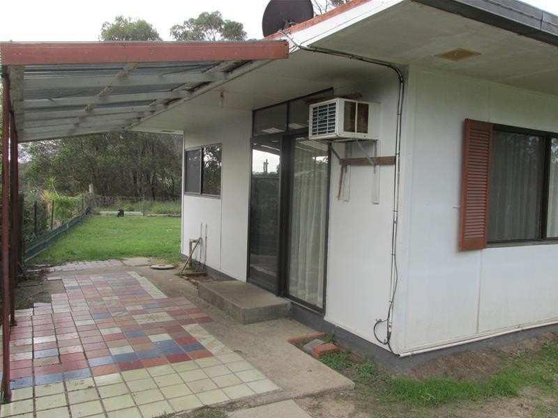 17 Hamilton Parade, Macleay Island QLD 4184