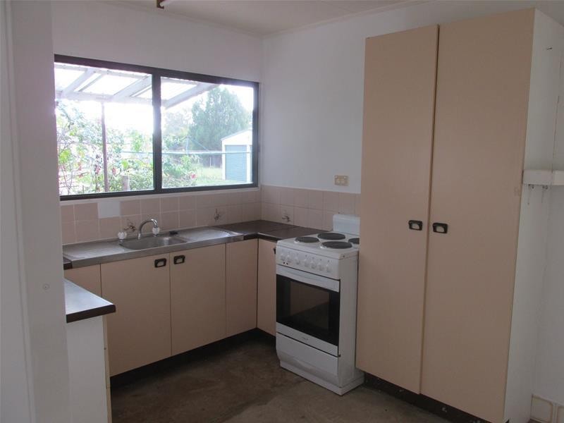 17 Hamilton Parade, Macleay Island QLD 4184