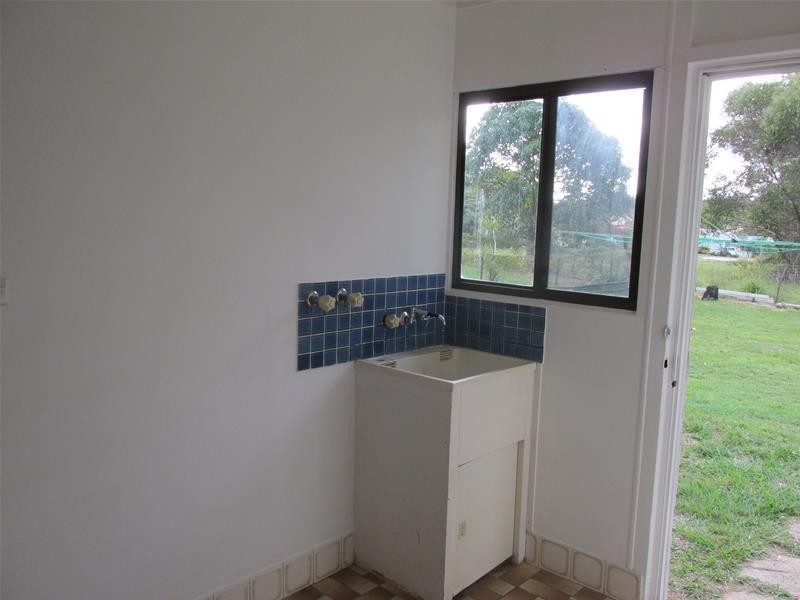 17 Hamilton Parade, Macleay Island QLD 4184