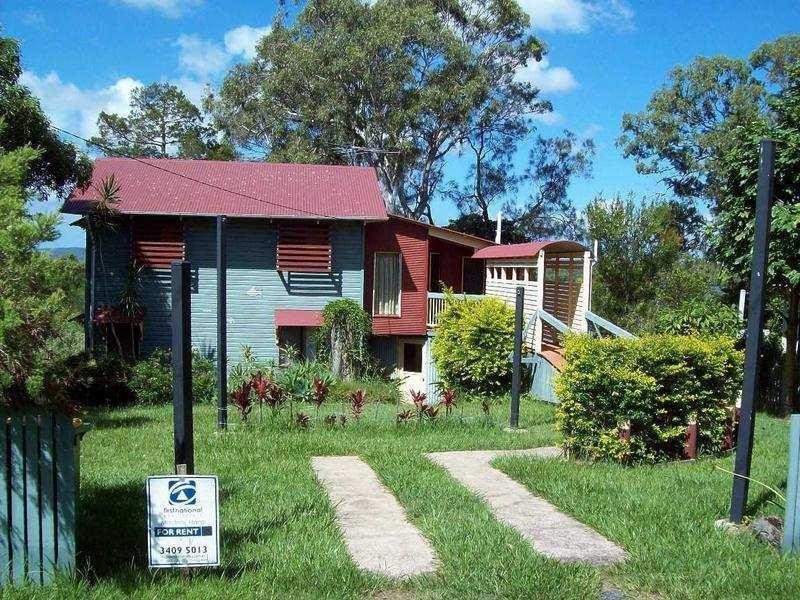 35 Jan Street, Macleay Island QLD 4184