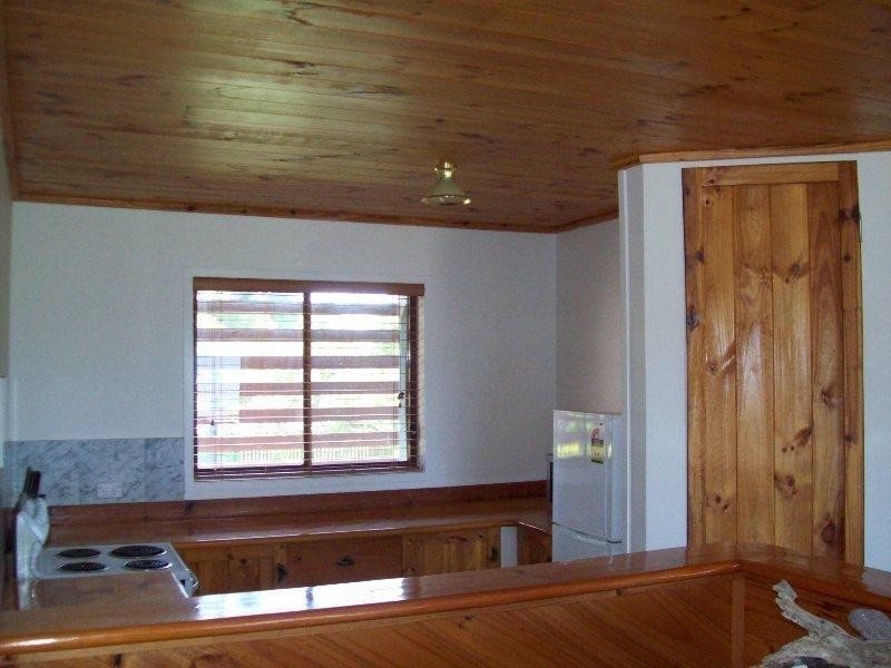 35 Jan Street, Macleay Island QLD 4184