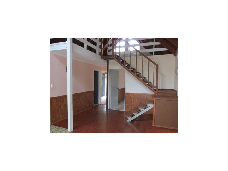 10 Coast Road, Macleay Island QLD 4184