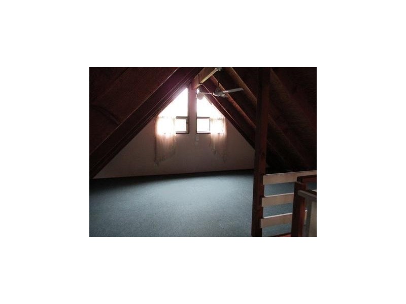 10 Coast Road, Macleay Island QLD 4184