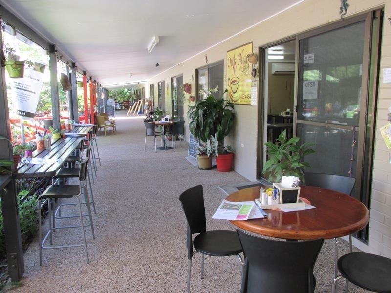 SHOP 2/EMERALD ISLE  High Central Road, Macleay Island QLD 4184