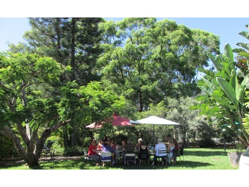 SHOP 2/EMERALD ISLE  High Central Road, Macleay Island QLD 4184