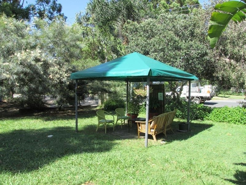 SHOP 2/EMERALD ISLE  High Central Road, Macleay Island QLD 4184