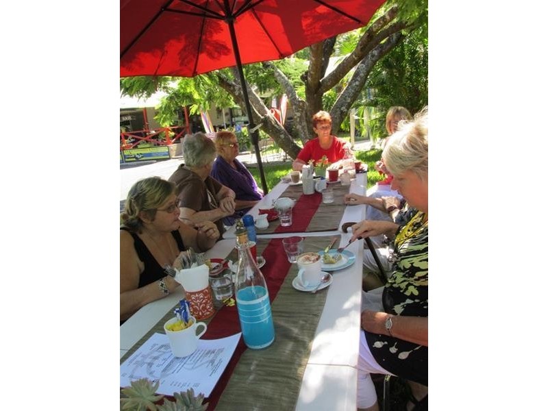 SHOP 2/EMERALD ISLE  High Central Road, Macleay Island QLD 4184