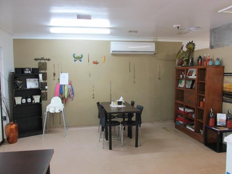 SHOP 2/EMERALD ISLE  High Central Road, Macleay Island QLD 4184