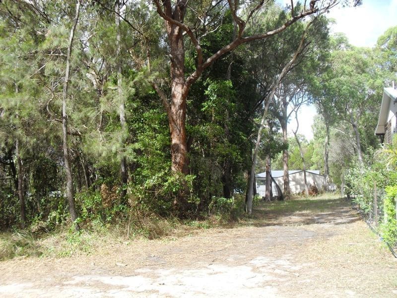 22  President Terrace, Macleay Island QLD 4184