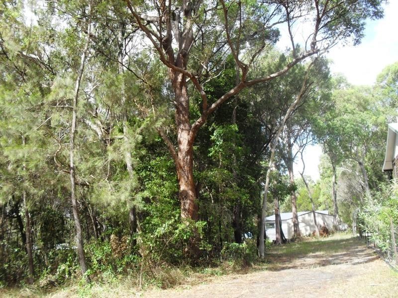 22  President Terrace, Macleay Island QLD 4184