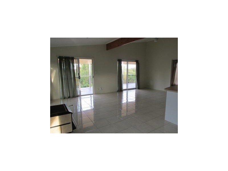 33 Scarborough Terrace, Macleay Island QLD 4184