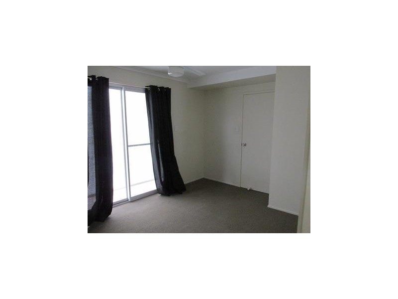 33 Scarborough Terrace, Macleay Island QLD 4184