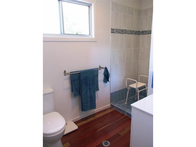 20 Tingara Street, Macleay Island QLD 4184