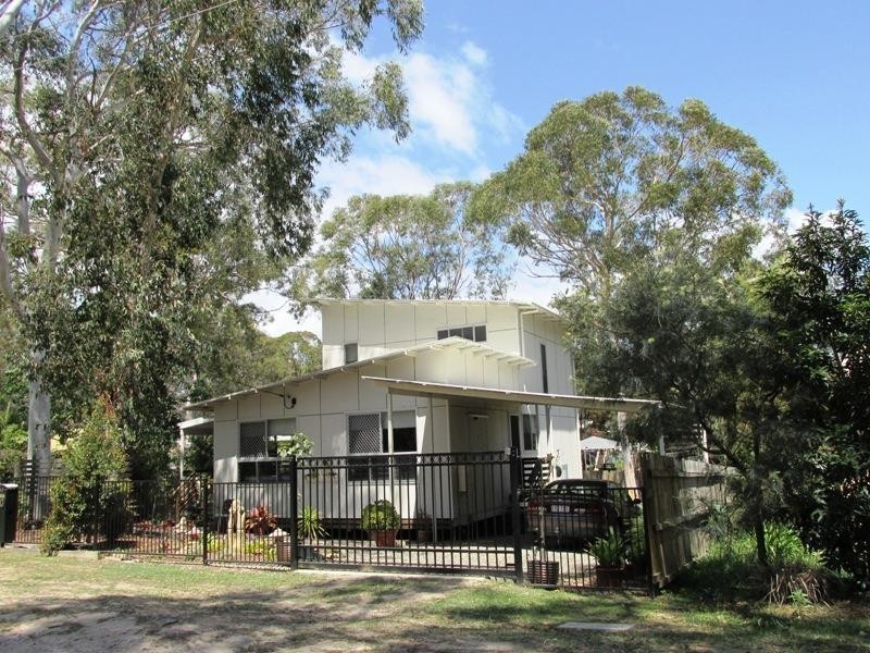 20 Tingara Street, Macleay Island QLD 4184