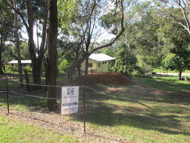 35-37 Halcyon Street, Lamb Island QLD 4184