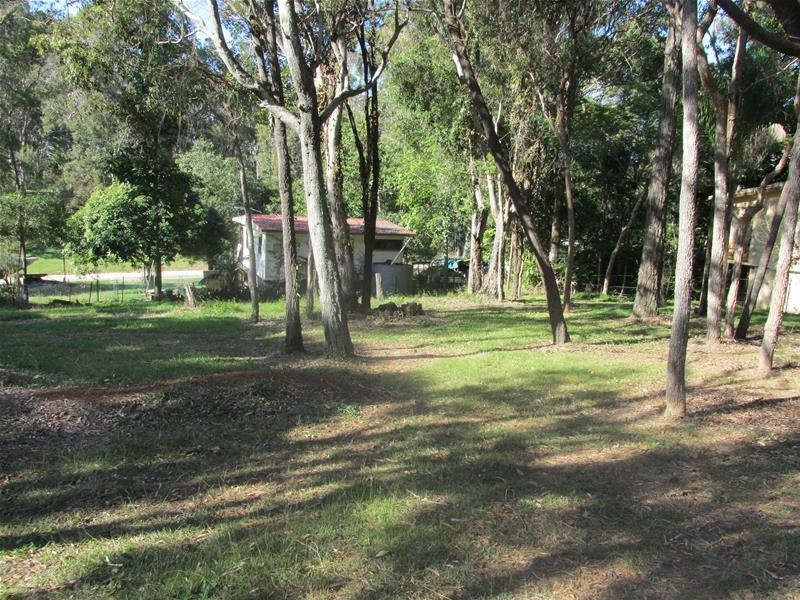 35-37 Halcyon Street, Lamb Island QLD 4184