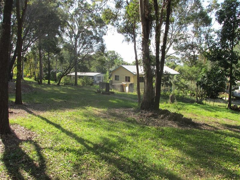 35-37 Halcyon Street, Lamb Island QLD 4184