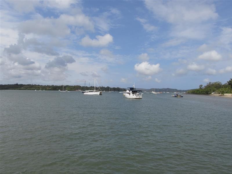 57  Noyes Parade, Karragarra Island QLD 4184