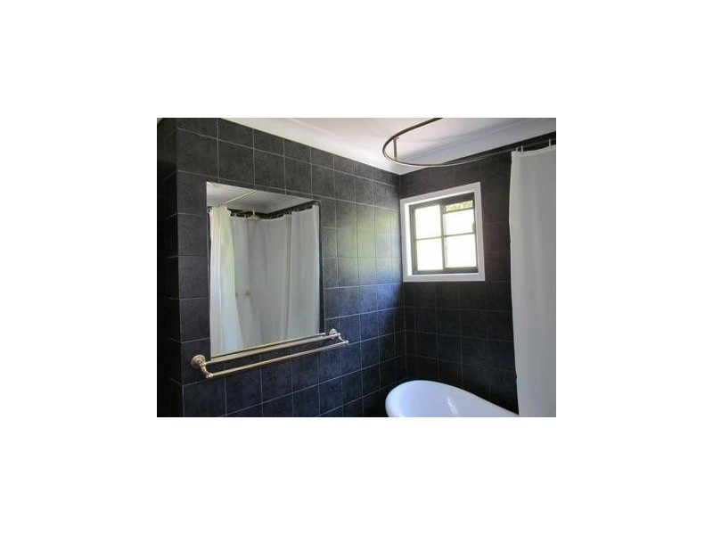 10 Arthur Street, Macleay Island QLD 4184