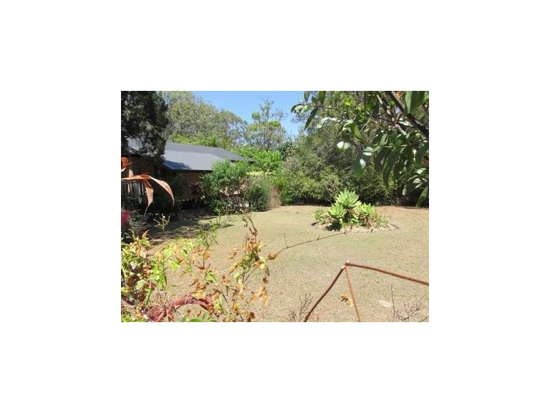 10 Arthur Street, Macleay Island QLD 4184