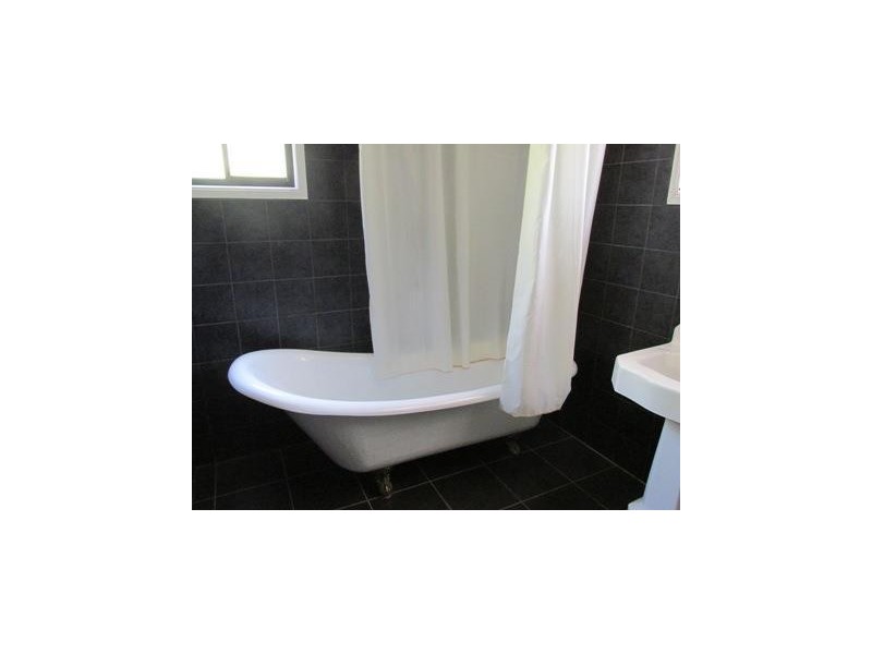 10 Arthur Street, Macleay Island QLD 4184