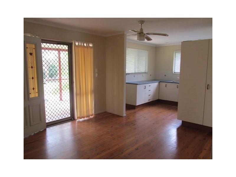 10 Hamilton Parade, Macleay Island QLD 4184