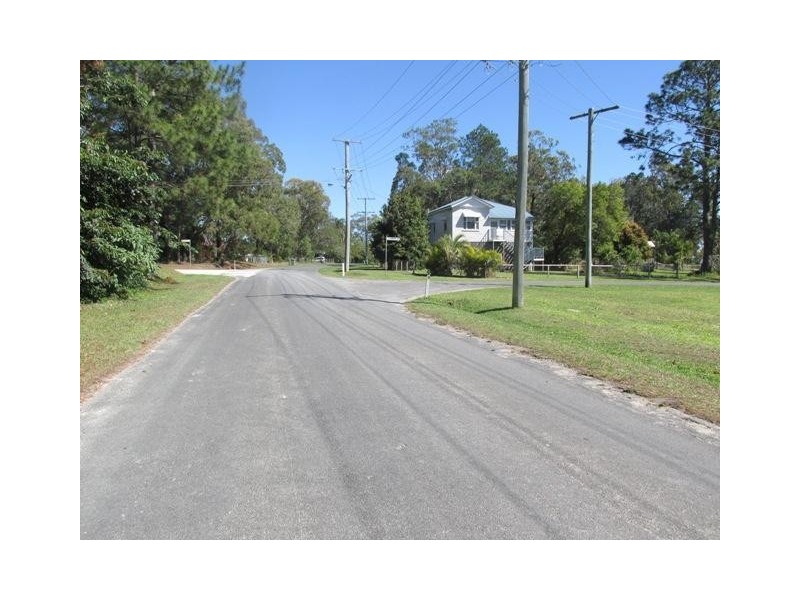 10 Hamilton Parade, Macleay Island QLD 4184