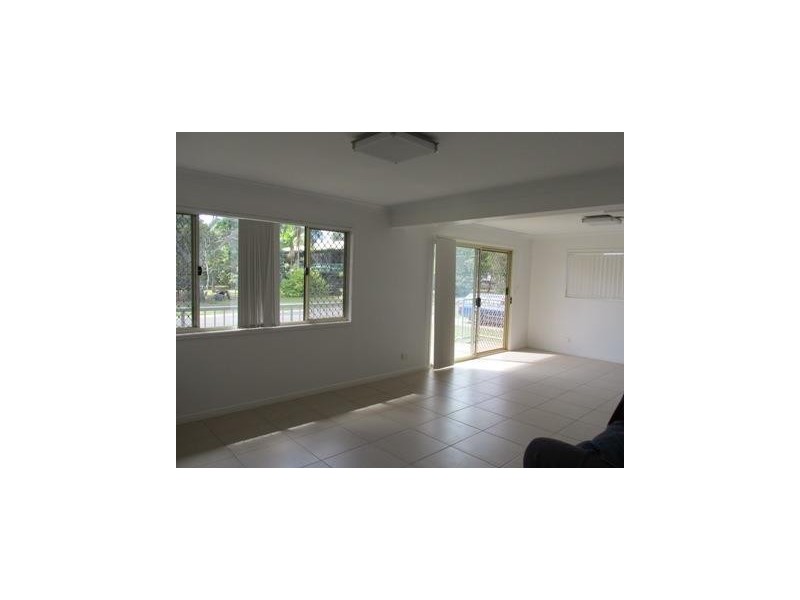 38 Crest Haven, Lamb Island QLD 4184