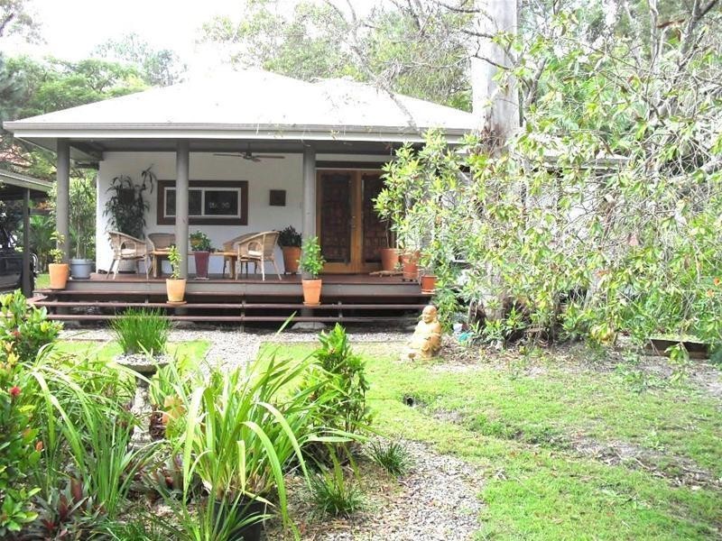 56 Alexander Street, Macleay Island QLD 4184