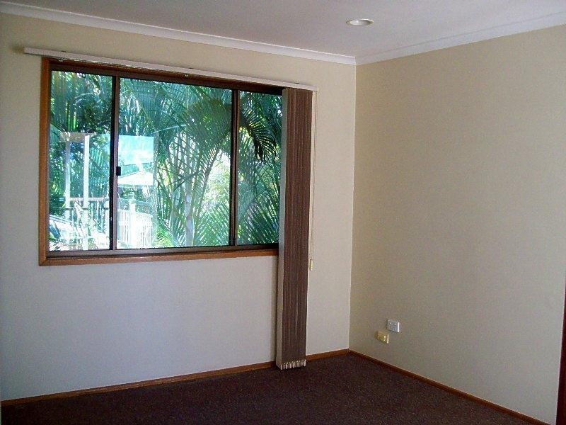 42 Blue Water Crescent, Macleay Island QLD 4184