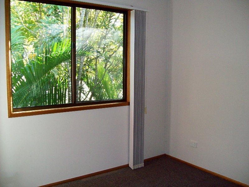 42 Blue Water Crescent, Macleay Island QLD 4184