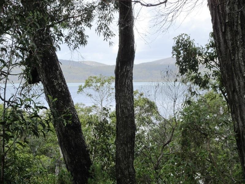 13 Blue Bay Crescent, Macleay Island QLD 4184