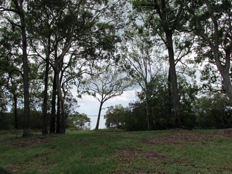 13 Blue Bay Crescent, Macleay Island QLD 4184