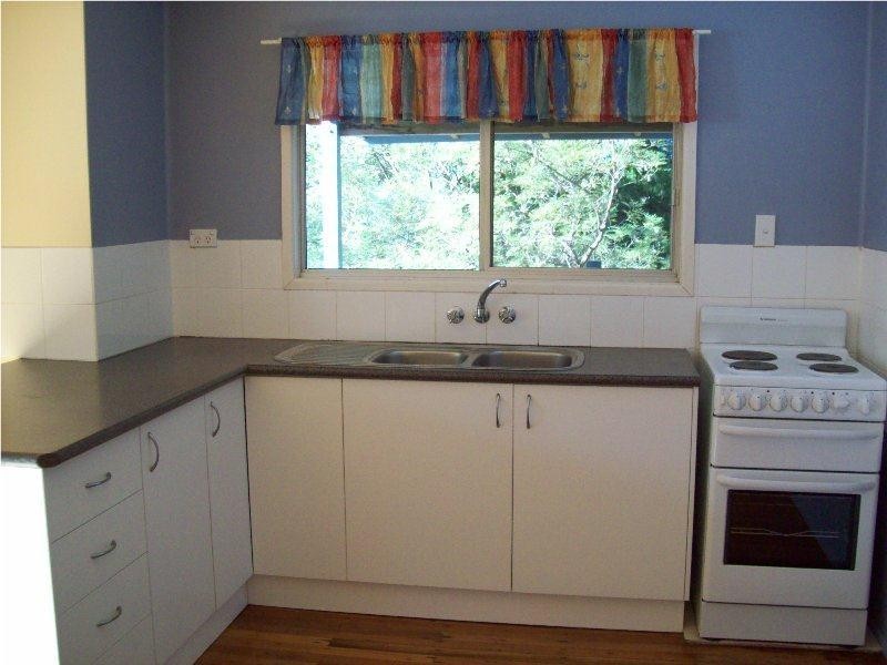 185 High Central Road, Macleay Island QLD 4184