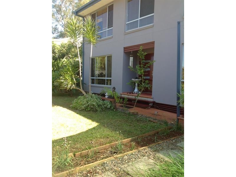 37 Western Road, Macleay Island QLD 4184