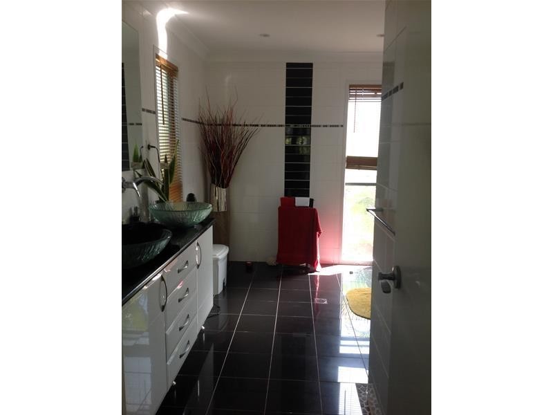 37 Western Road, Macleay Island QLD 4184