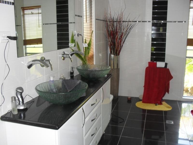 37 Western Road, Macleay Island QLD 4184