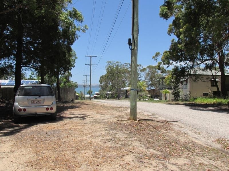 17 Tukkeri Street, Macleay Island QLD 4184