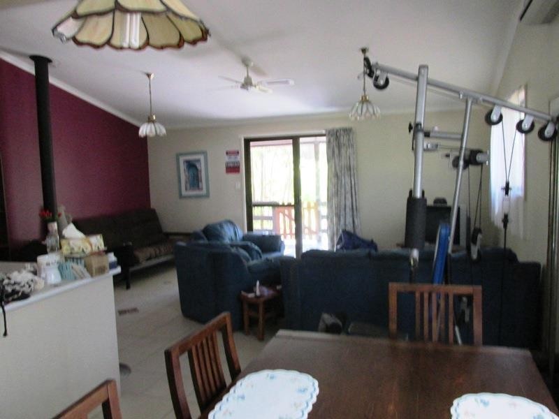 4 Natone Terrace, Macleay Island QLD 4184