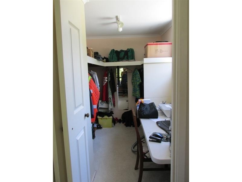 4 Natone Terrace, Macleay Island QLD 4184