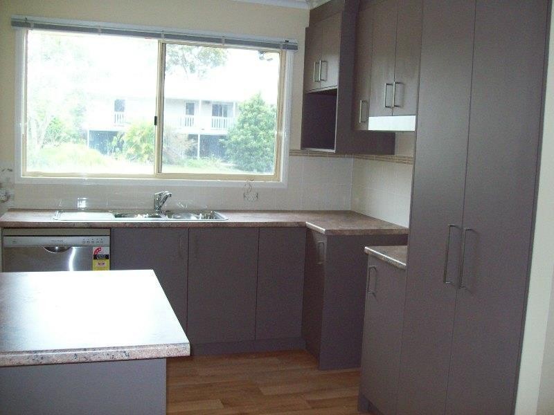 8 Camena Street, Macleay Island QLD 4184