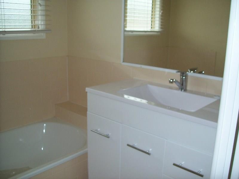 8 Camena Street, Macleay Island QLD 4184