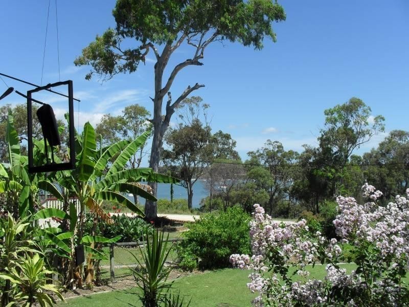 55 Scarborough Terrace, Macleay Island QLD 4184