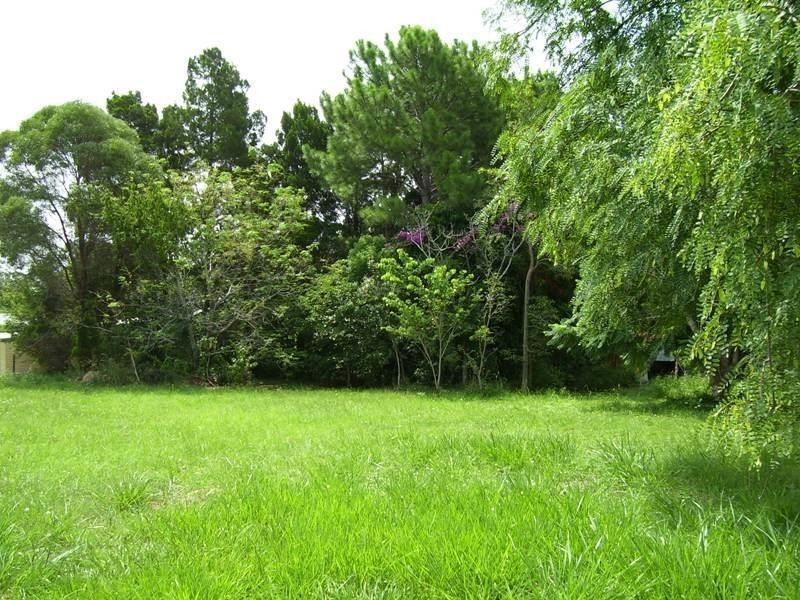 19 Curlew Street, Macleay Island QLD 4184