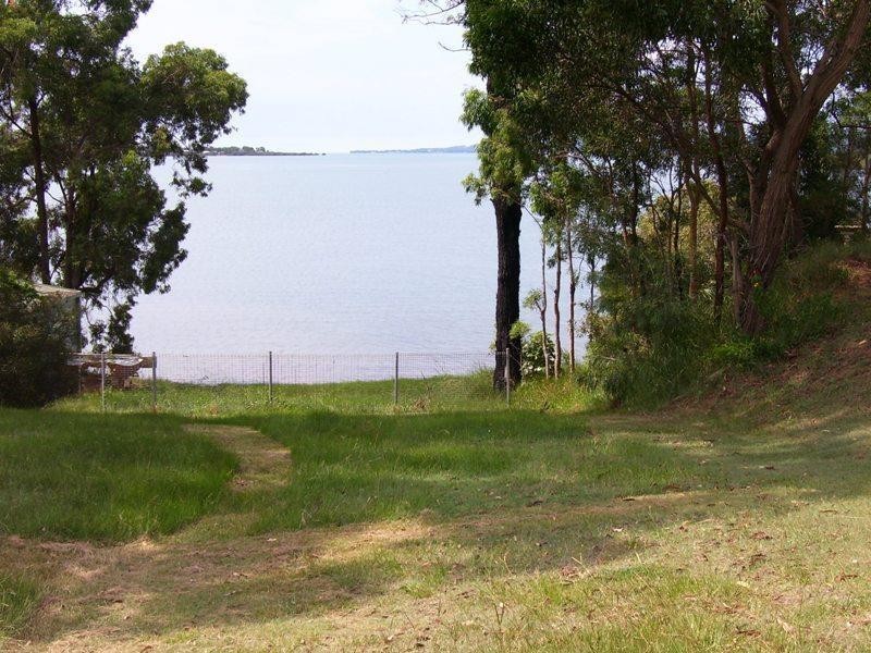 19 Curlew Street, Macleay Island QLD 4184