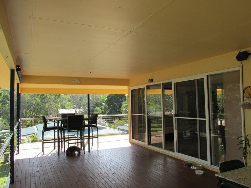 14 Whiting Street, Macleay Island QLD 4184